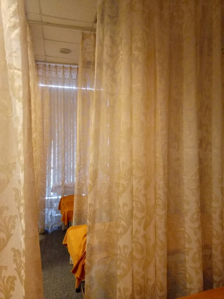 rem cua spa quan 6 1